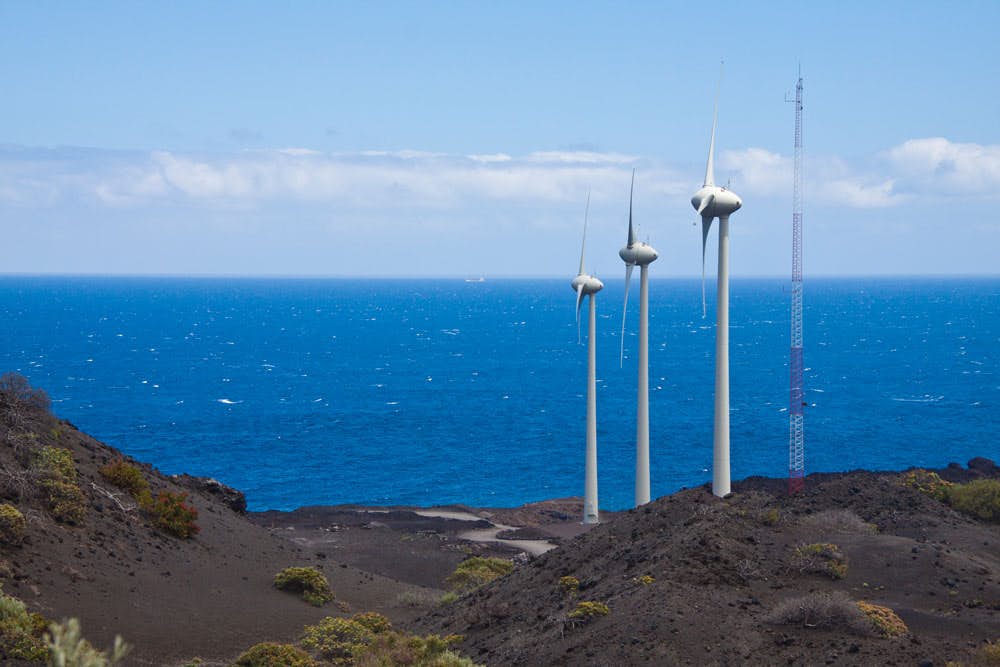 Windräder an der Südküste von La Palma