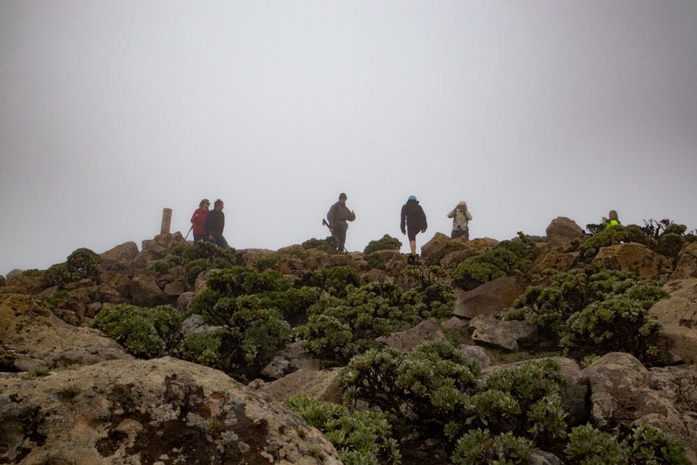 Gipfel und Abbruchkante Pico de la Zarza