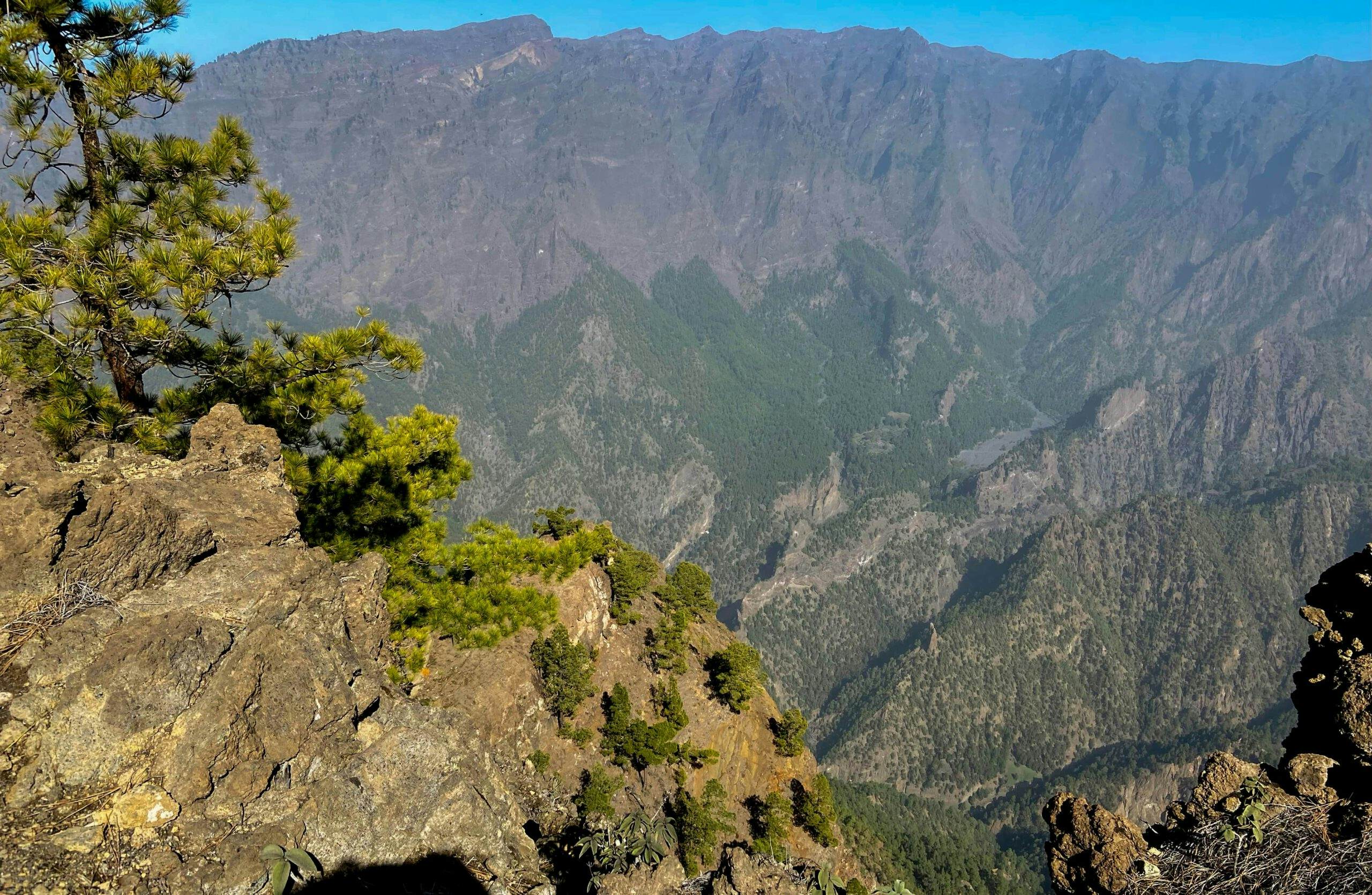 Blick vom Aufstiegspfad Bejenado auf die Caldera und die Cumbrecita