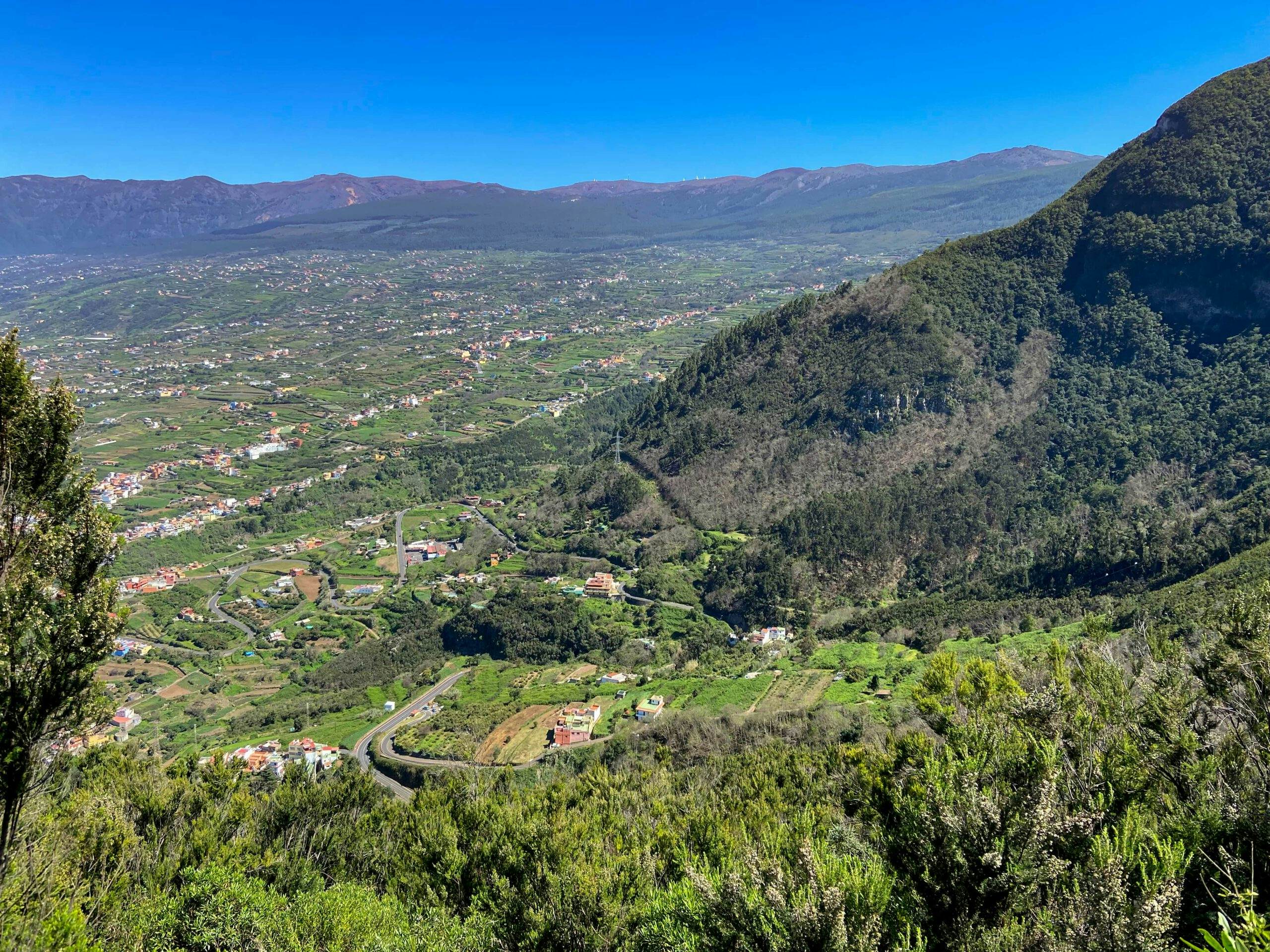 Wandern auf Teneriffa - Orotava Tal - Blick zurück vom Aufstiegsweg zum Mirador Corona