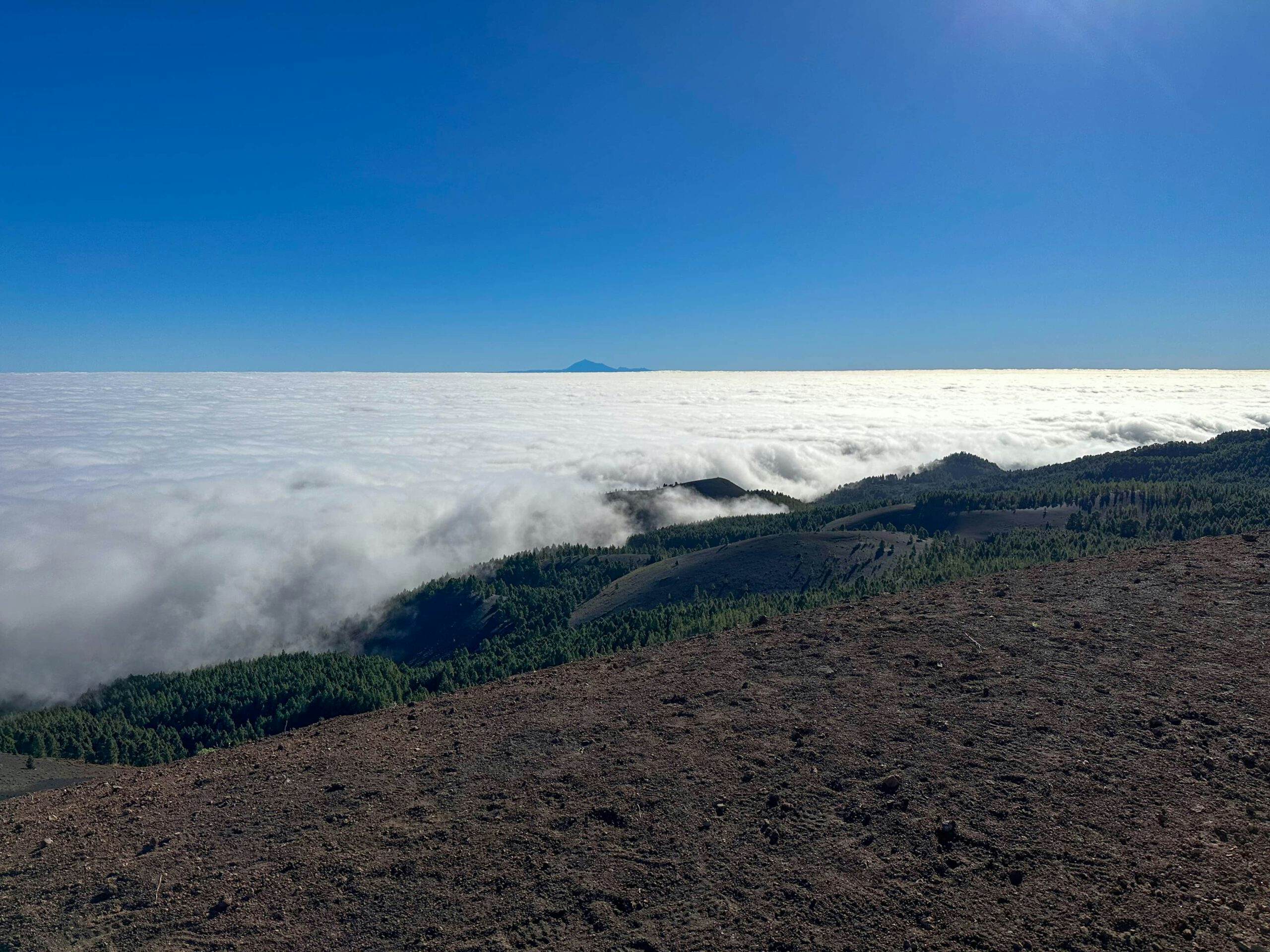 Blick über die Wolken auf Teneriffa