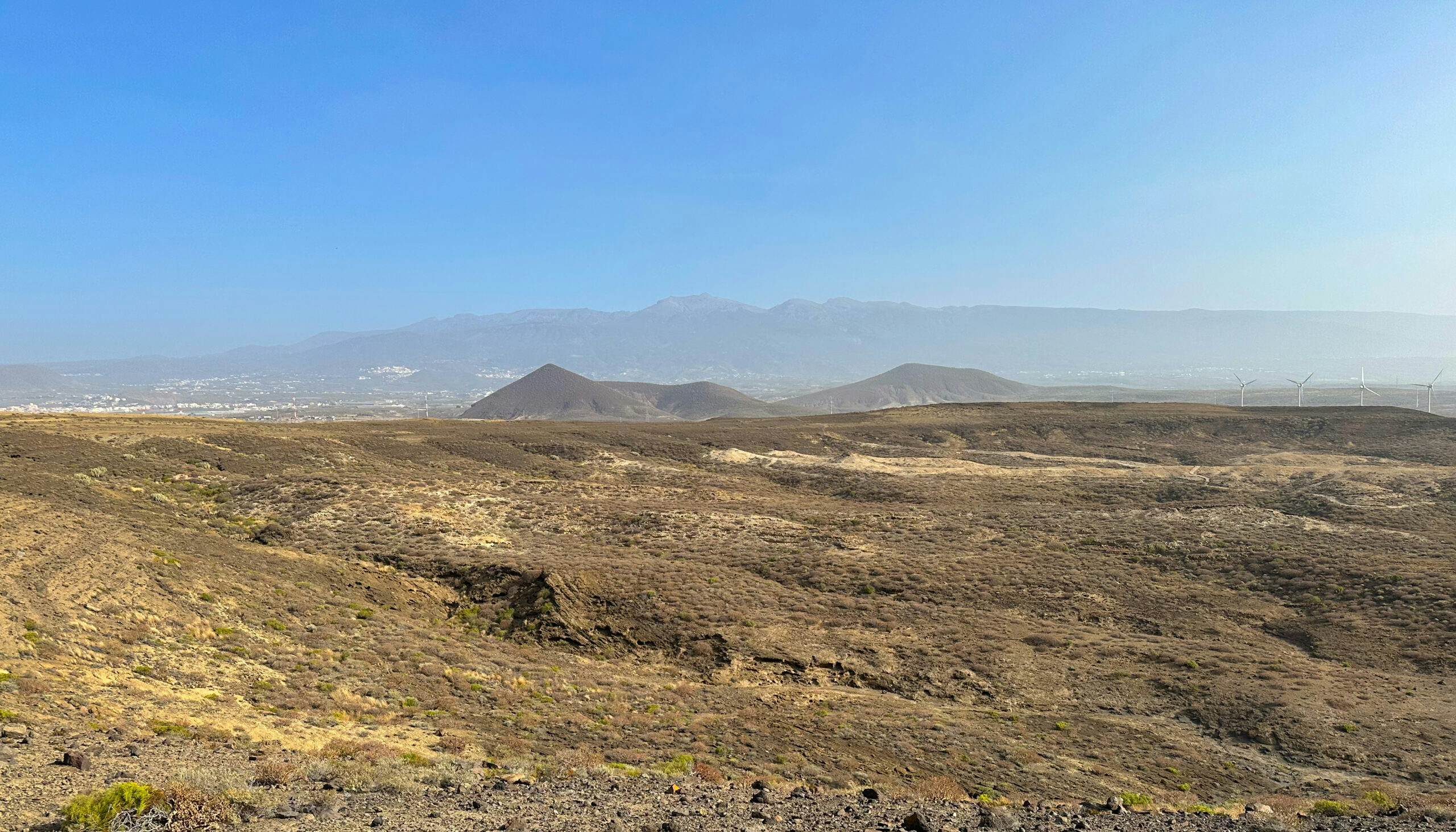 Blick vom Kraterrand  Richtung Teide und Cañadas